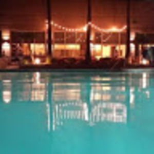 Meet your Posher, Moni